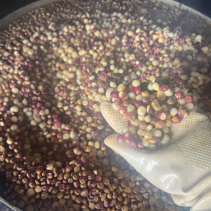 Ngô nếp tím sấy giòn Điện Biên - Ảnh 4